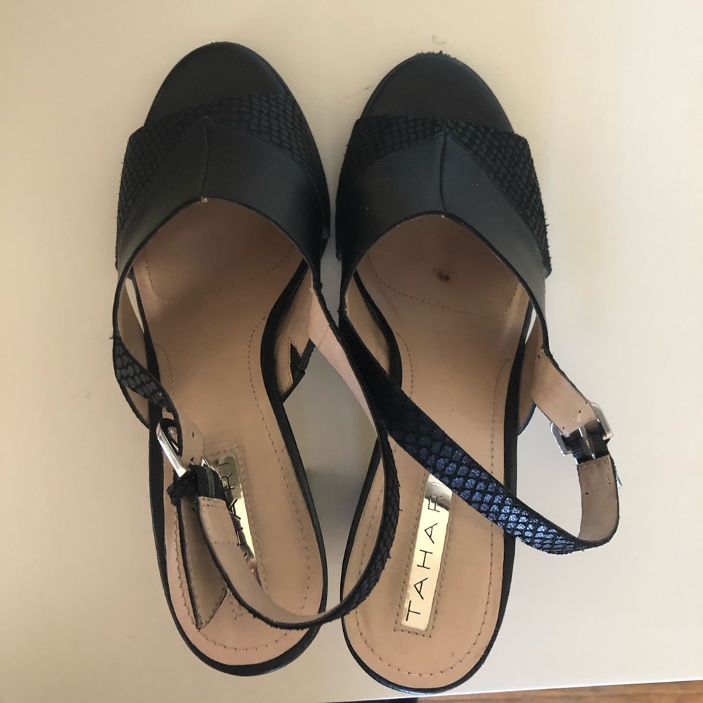 Tahari Kingston Block Slingback Heels. Size 8 - Picture 4 of 10